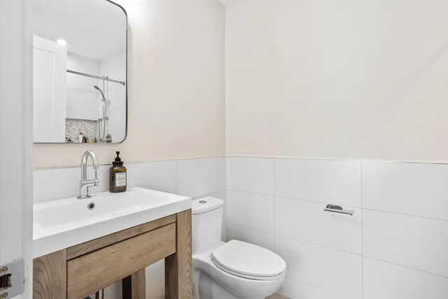 $6,000 | 309 East Ocean Avenue, Unit 302, Lantana, FL 33462