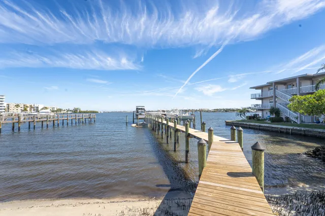 $6,000 | 309 East Ocean Avenue, Unit 302, Lantana, FL 33462