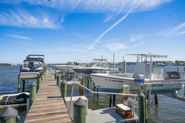 $6,000 | 309 East Ocean Avenue, Unit 302, Lantana, FL 33462