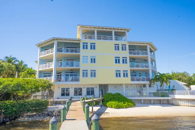 $6,000 | 309 East Ocean Avenue, Unit 302, Lantana, FL 33462