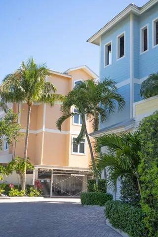 $6,000 | 309 East Ocean Avenue, Unit 302, Lantana, FL 33462