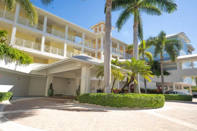 $6,000 | 309 East Ocean Avenue, Unit 302, Lantana, FL 33462