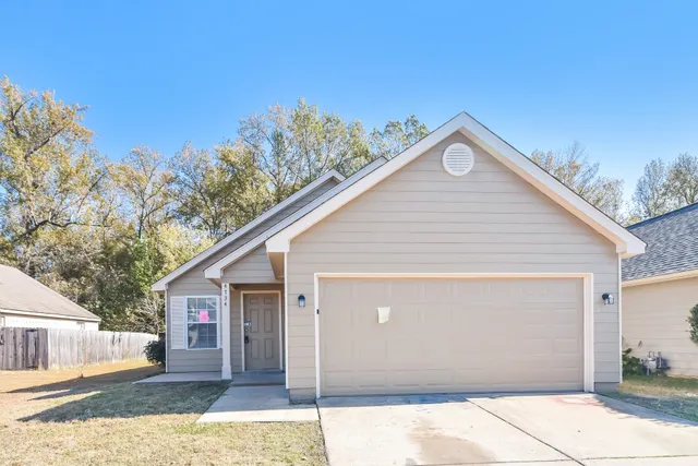 $1,340 | 4734 Waterfront Oak Drive, Memphis, TN 38128