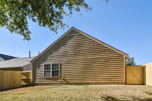 $1,340 | 4734 Waterfront Oak Drive, Memphis, TN 38128