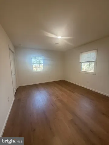 a view of empty room with window
