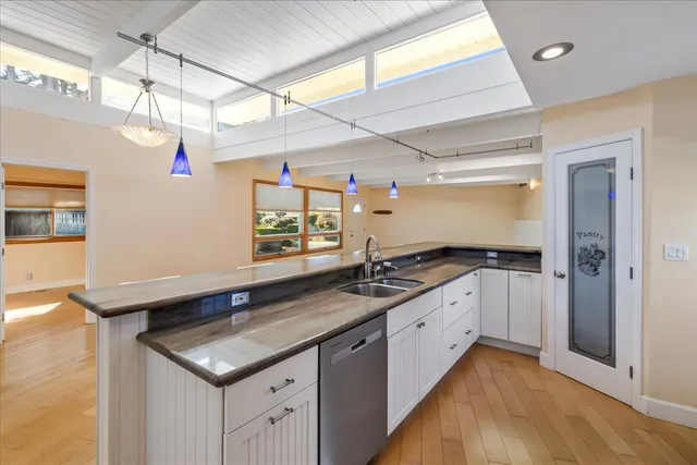 $1,599,000 | 511 Cliff Drive, Aptos, CA 95003