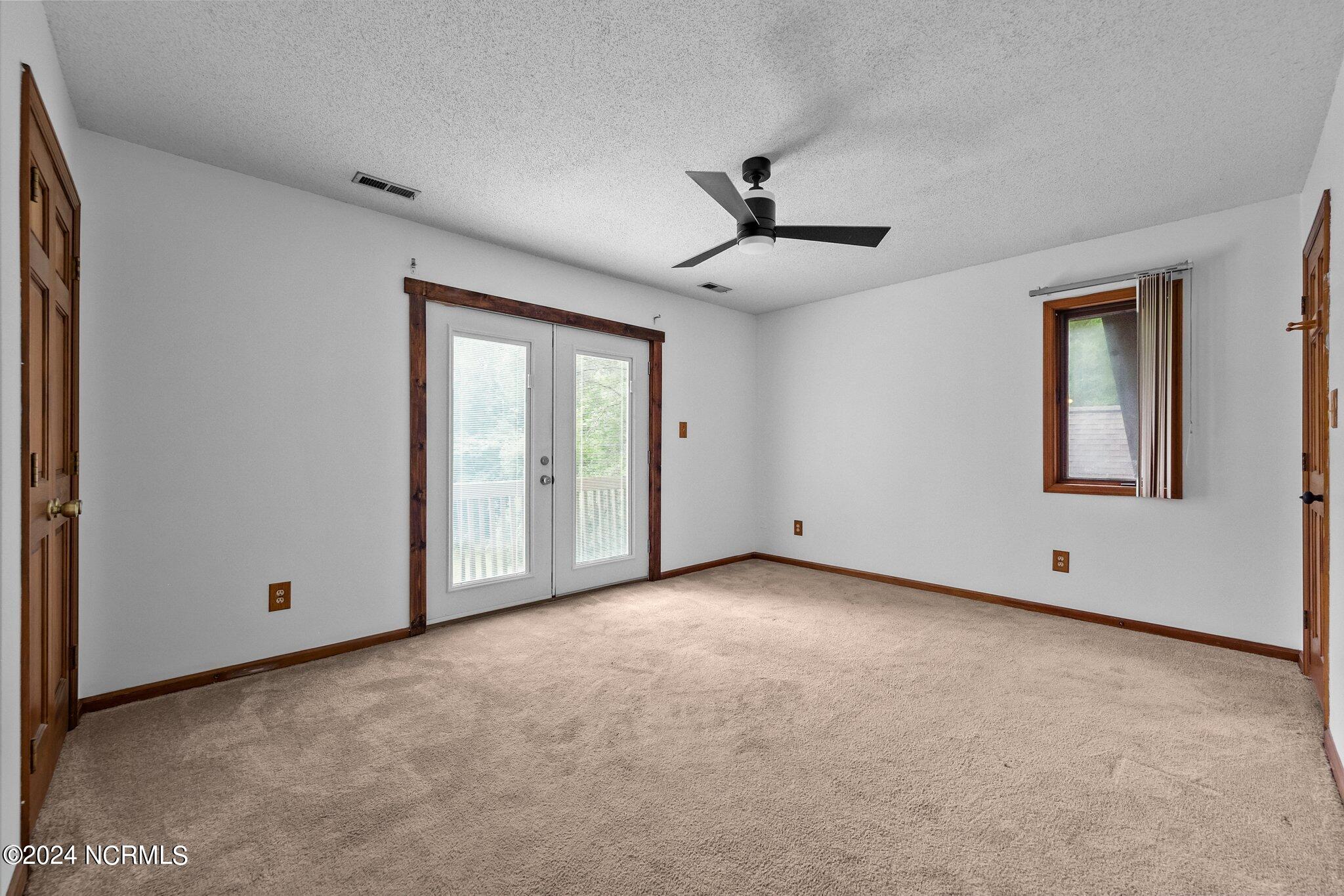 114 Riverbend Road Jacksonville, NC 28540 - Photo 23 of 46 23-web-or-mls-_Z726904