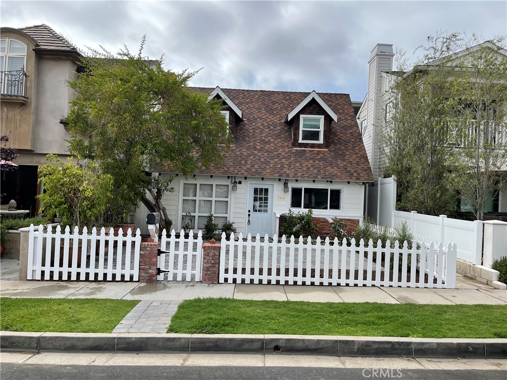 709 Larkspur Avenue, Corona del Mar, CA 92625 Compass