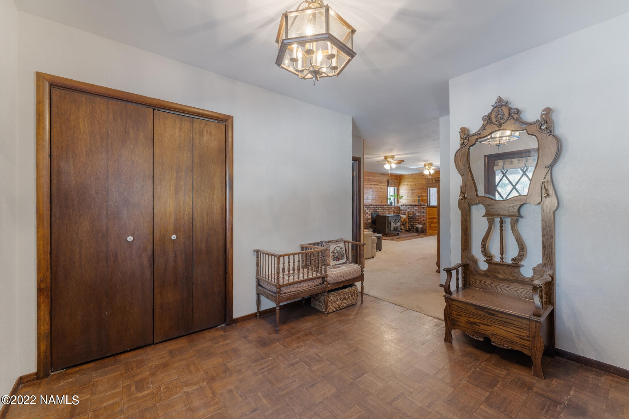 5590 Lindsey Road Flagstaff, AZ 86004 - Photo 5 of 35 Foyer