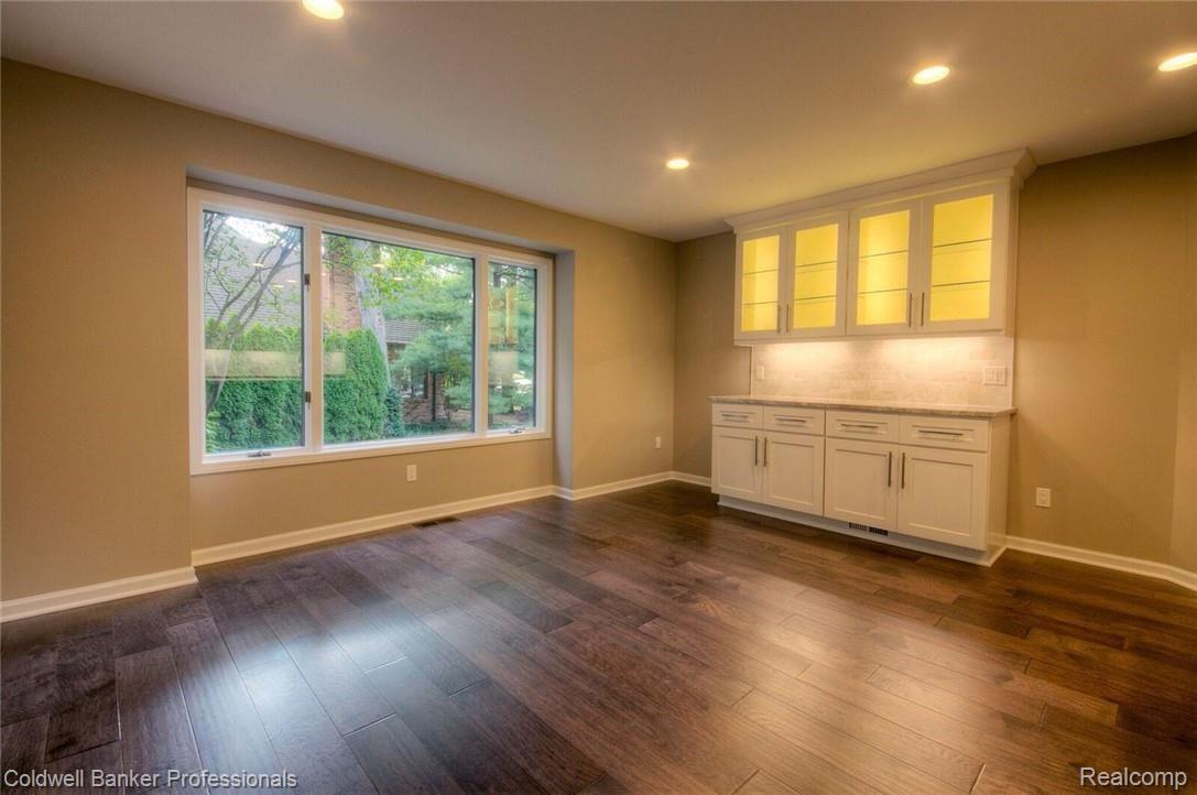 4780 Rivers Edge Drive Troy, MI 48098 - Photo 22 of 53 4780 - Breakfast Nook - Generous Size.jpeg