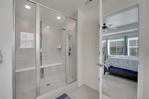 a en suite bathroom with a shower