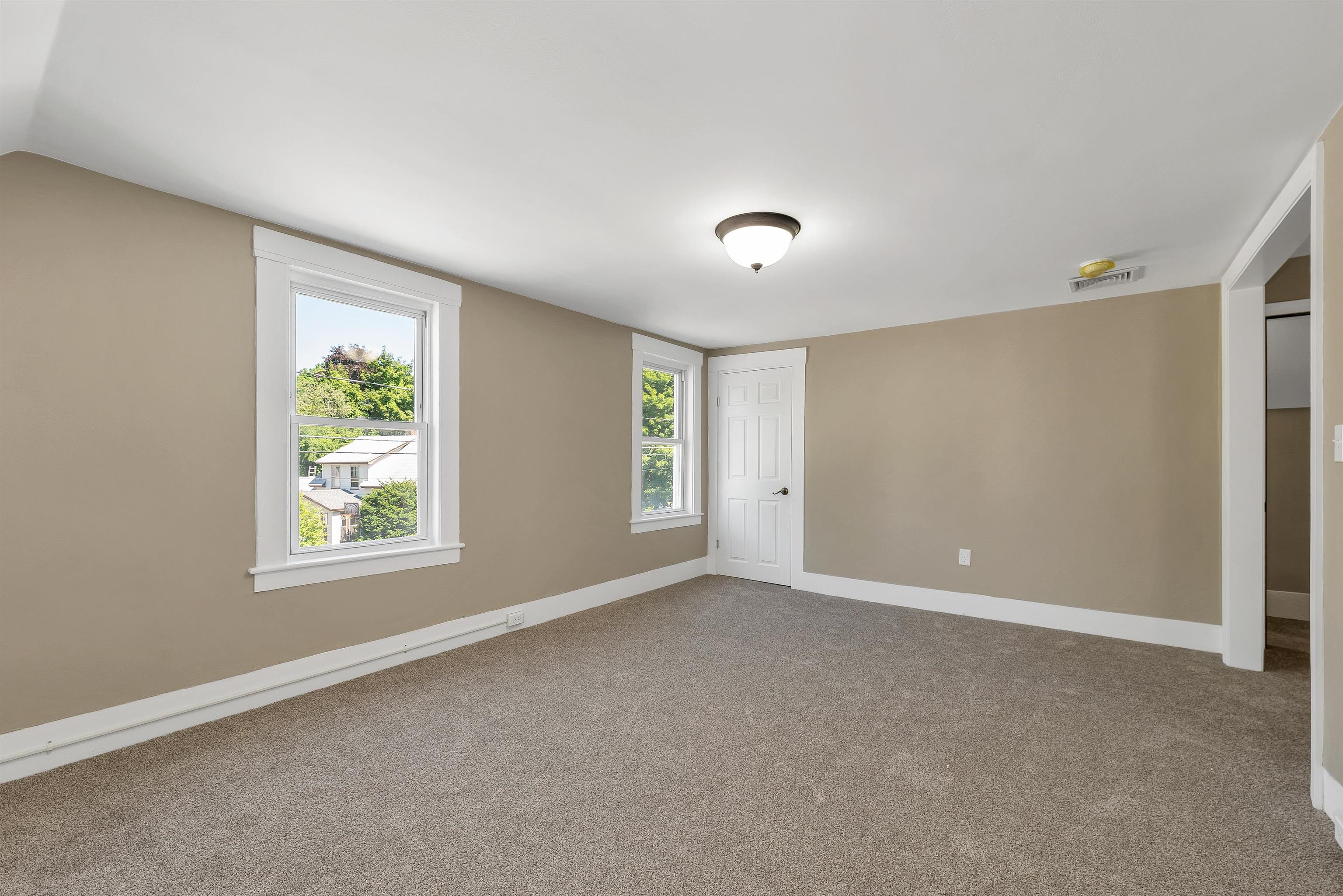 16 Brook Street Derry, NH 03038 - Photo 51 of 60