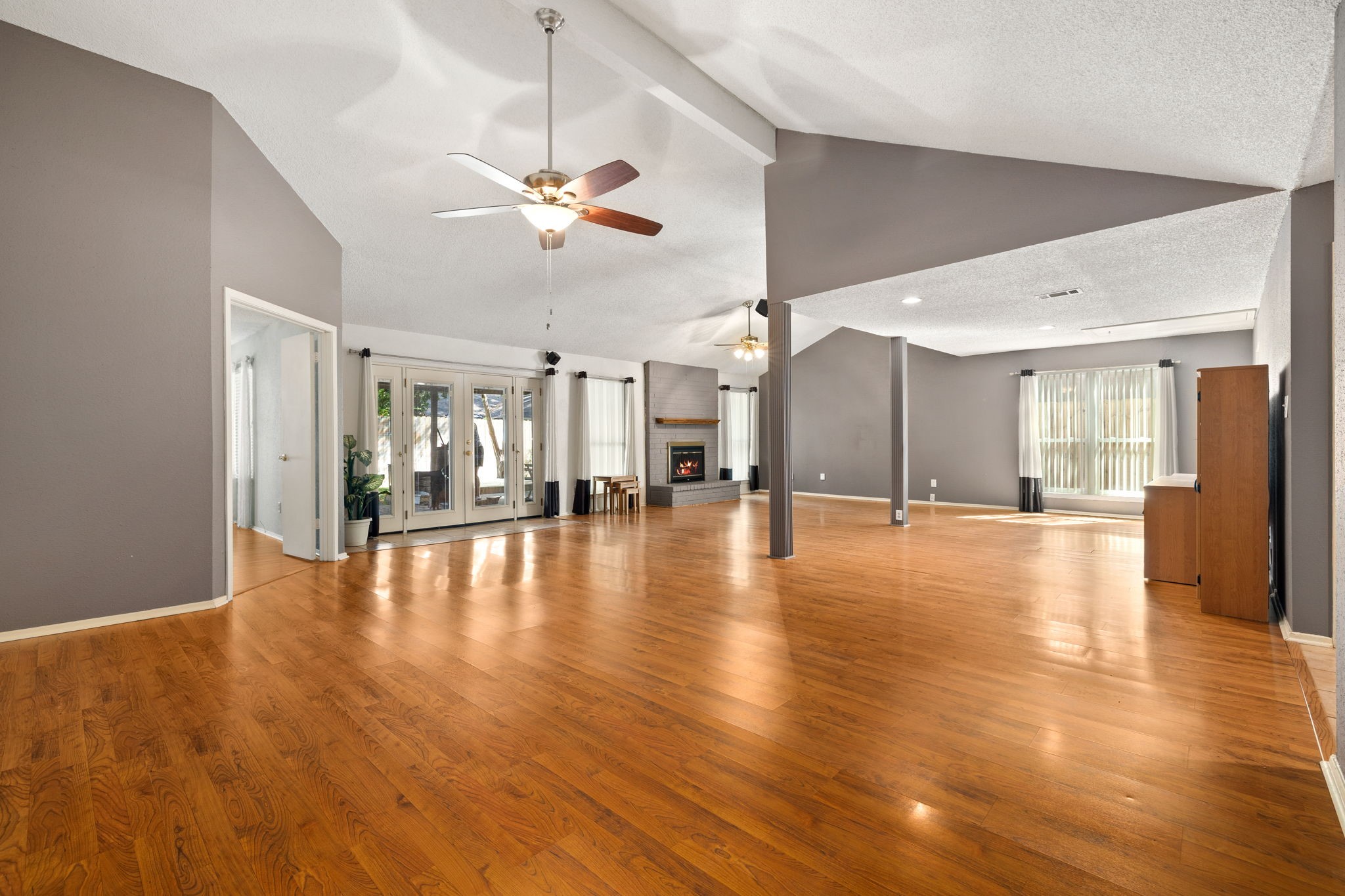 2811 Whispering Springs Drive Spring, TX 77373 - Photo 9 of 31