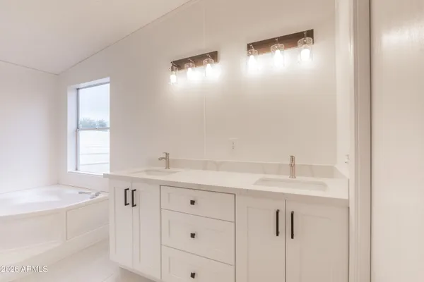 $310,000 | 1028 South Holben Place, Avondale, AZ 85323