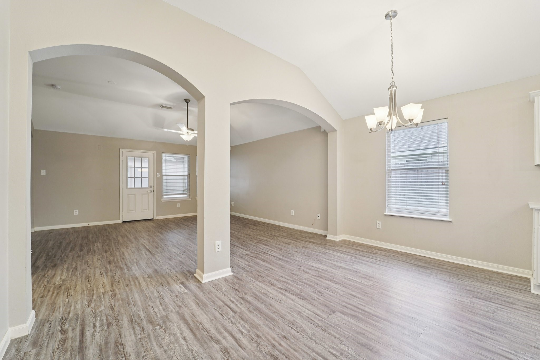 6715 Lilacbrook Court Spring, TX 77379 - Photo 4 of 34