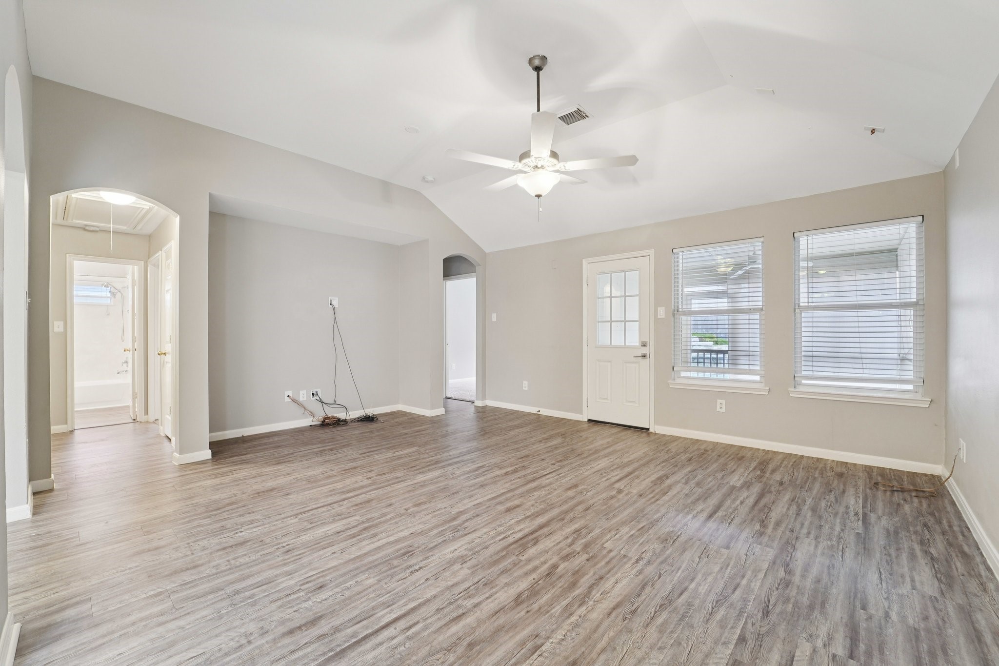 6715 Lilacbrook Court Spring, TX 77379 - Photo 5 of 34