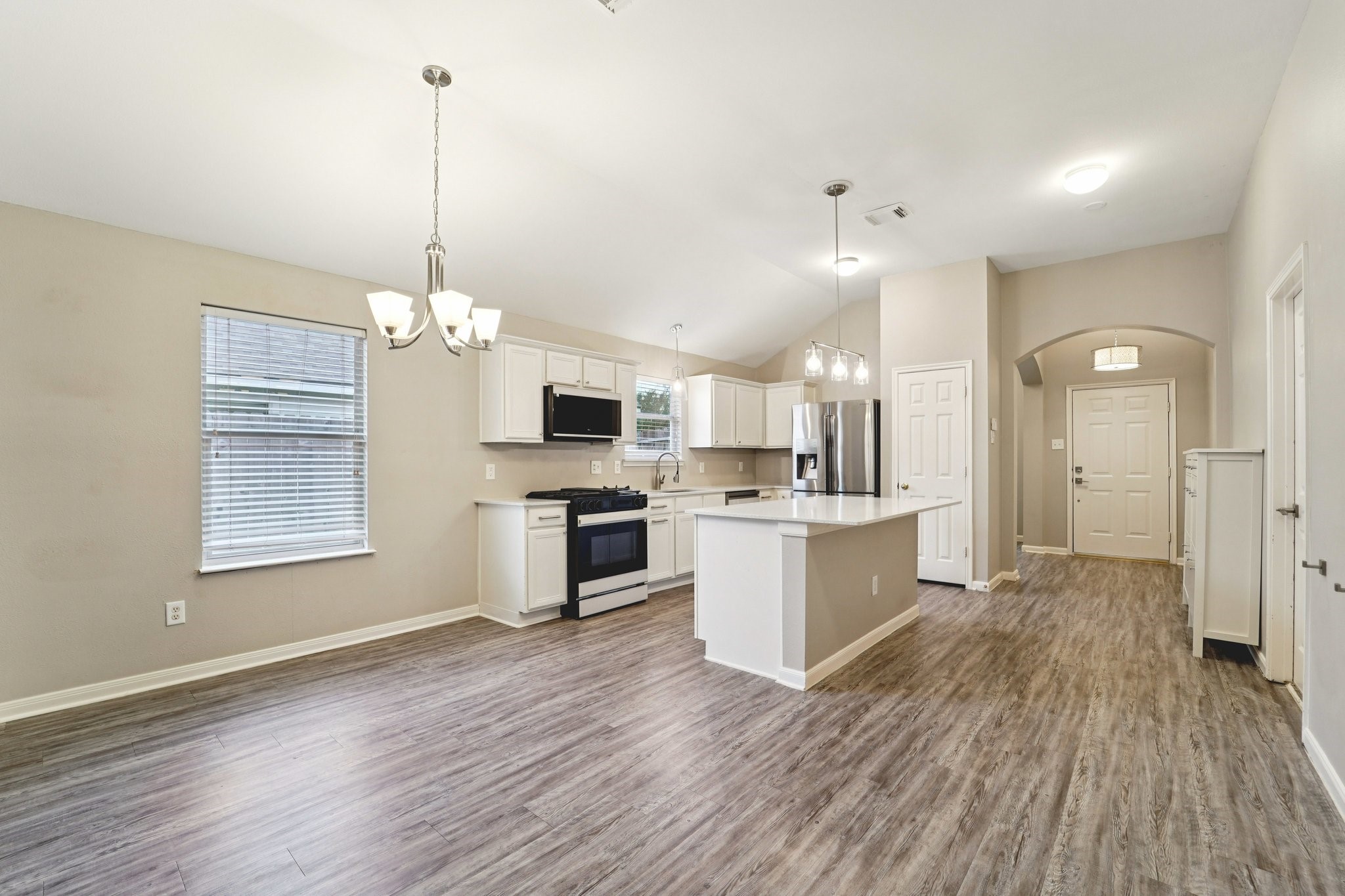 6715 Lilacbrook Court Spring, TX 77379 - Photo 10 of 34