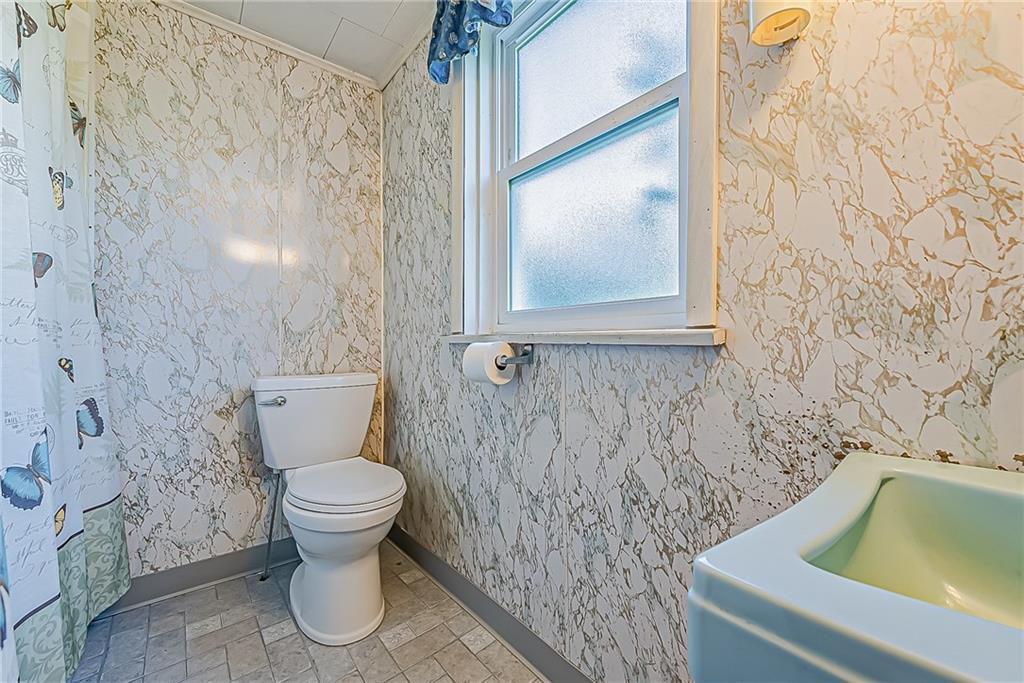 115 Shinsky Road Greensburg, PA 15601 - Photo 6 of 25 Gallery Image 6