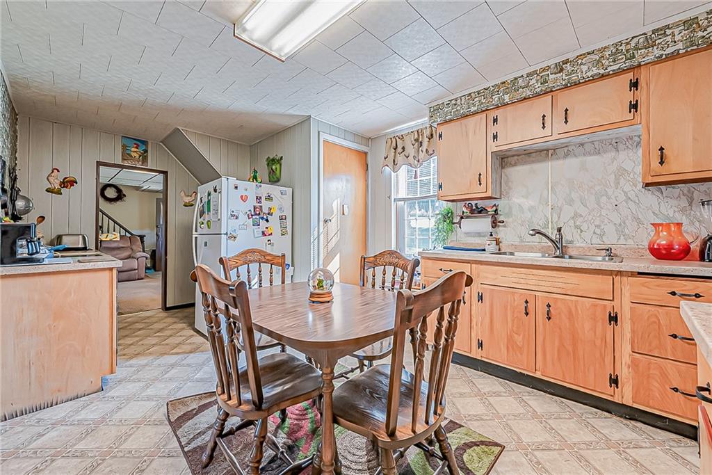 115 Shinsky Road Greensburg, PA 15601 - Photo 7 of 25 Gallery Image 7