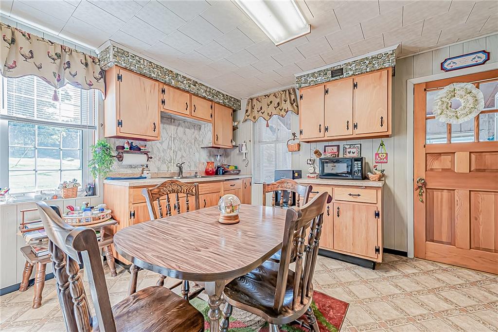 115 Shinsky Road Greensburg, PA 15601 - Photo 8 of 25 Gallery Image 8