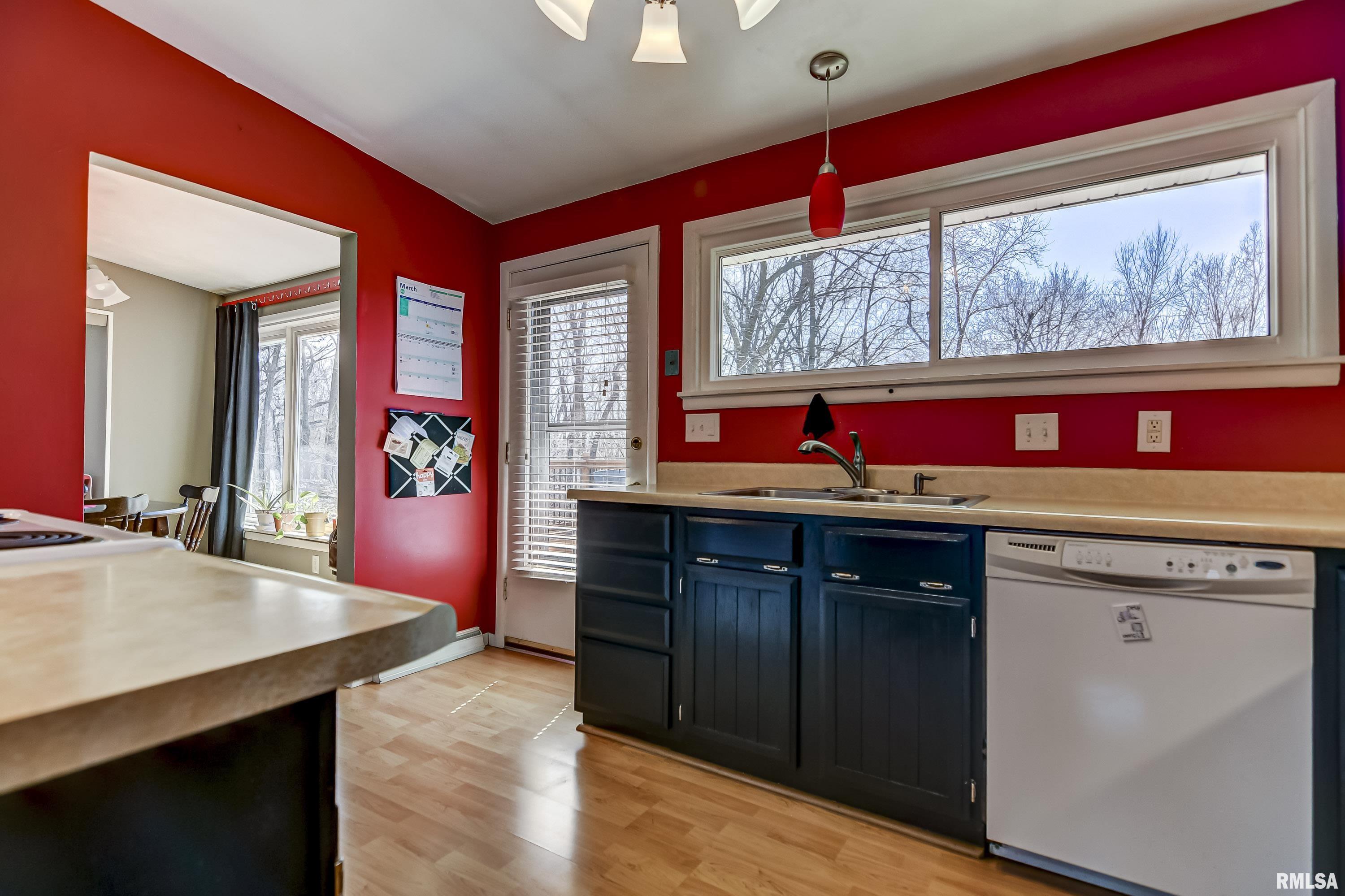 29 Sunny Side Drive Springfield, IL 62702 - Photo 8 of 24 Gallery Image 8