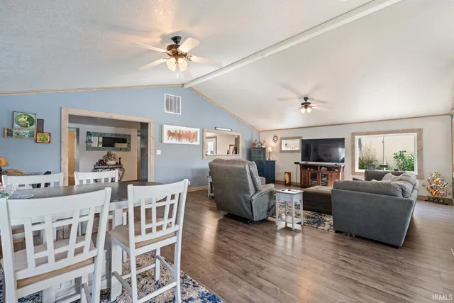 $569,900 | 1770 East Poplar Road, Columbia City, IN 46725