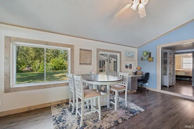 $569,900 | 1770 East Poplar Road, Columbia City, IN 46725