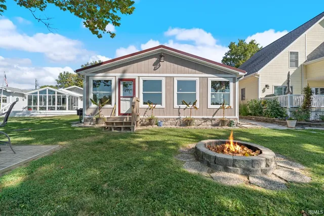 $569,900 | 1770 East Poplar Road, Columbia City, IN 46725