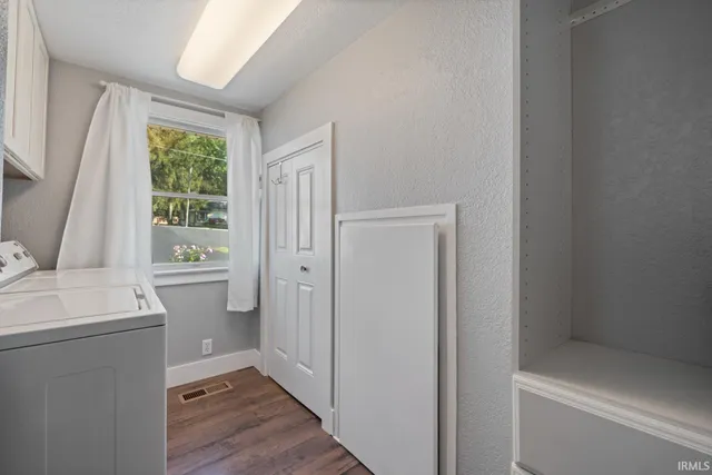 $569,900 | 1770 East Poplar Road, Columbia City, IN 46725