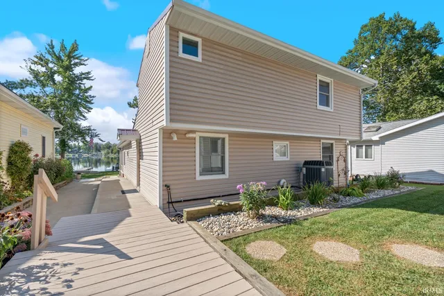 $569,900 | 1770 East Poplar Road, Columbia City, IN 46725