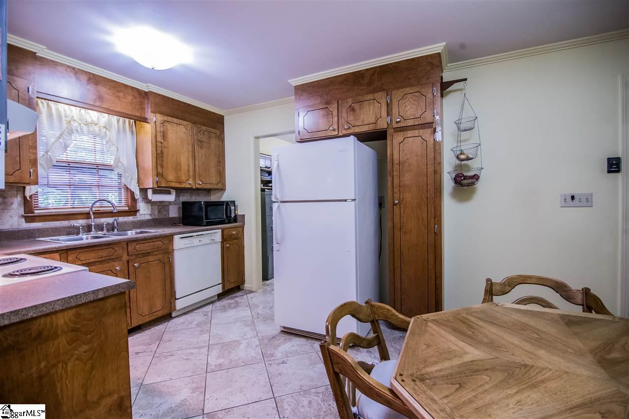 406 Hudson Farm Road Greer, SC 29650 - Photo 5 of 19 Gallery Image 5