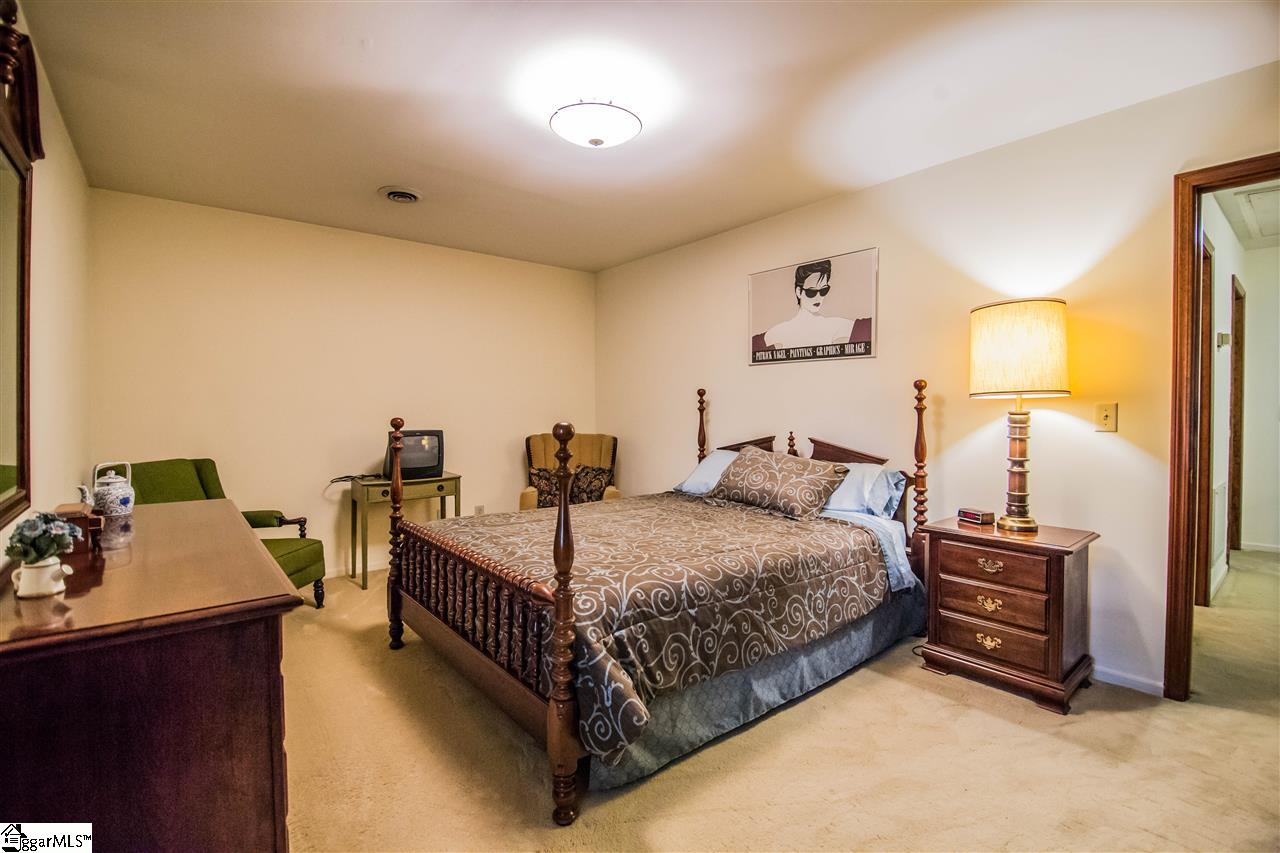406 Hudson Farm Road Greer, SC 29650 - Photo 8 of 19 Gallery Image 8