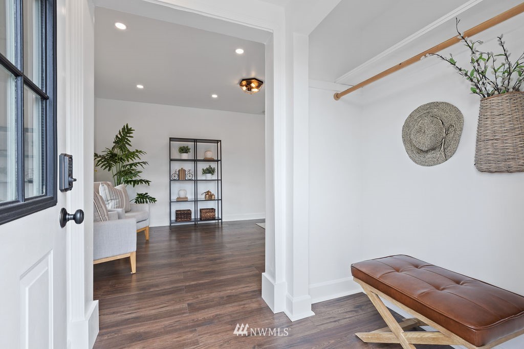 405 Pelly Avenue North Renton, WA 98057 - Photo 2 of 24 Gallery Image 2