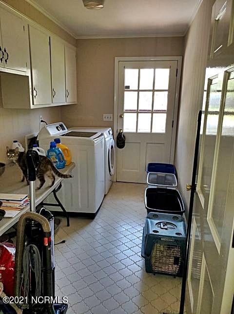 1319 Kimberly Road New Bern, NC 28562 - Photo 12 of 28 Side Entrance/Laundry Room