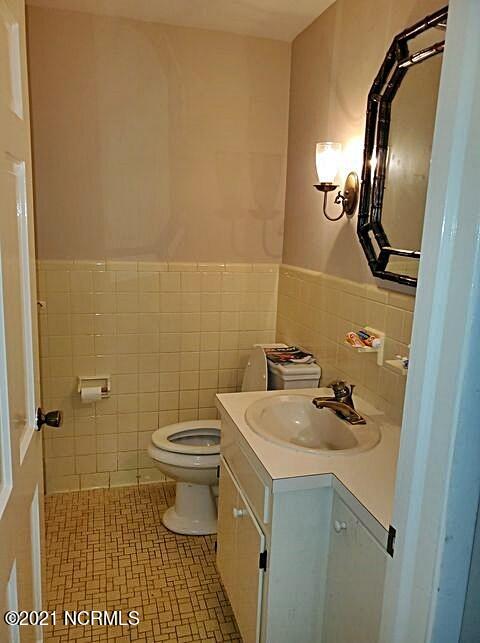 1319 Kimberly Road New Bern, NC 28562 - Photo 20 of 28 Guest Bath