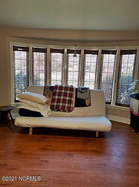 1319 Kimberly Road New Bern, NC 28562 - Photo 4 of 28 Living Room