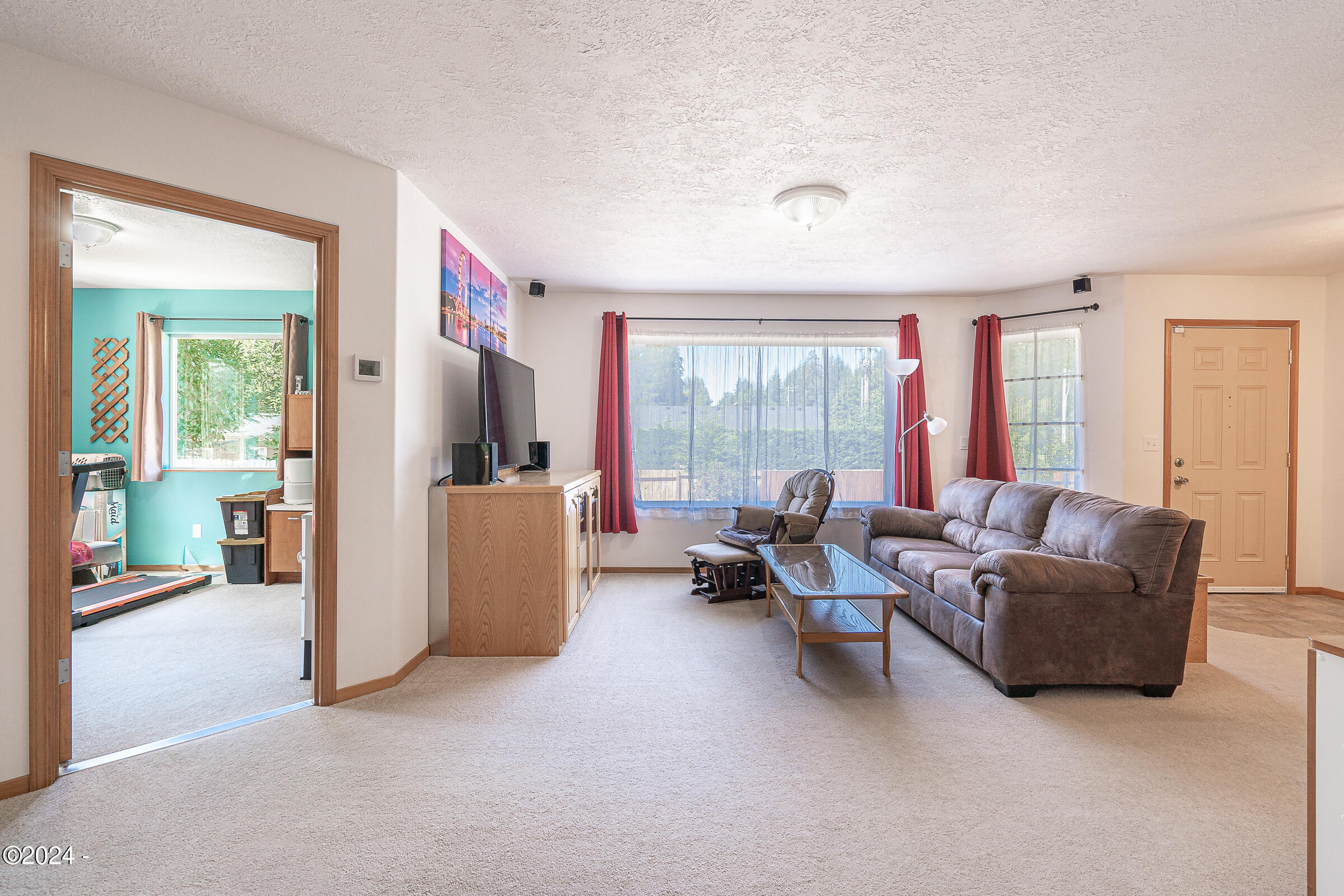 2364 North North Bank Road Otis, OR 97368 - Photo 13 of 30 Living room