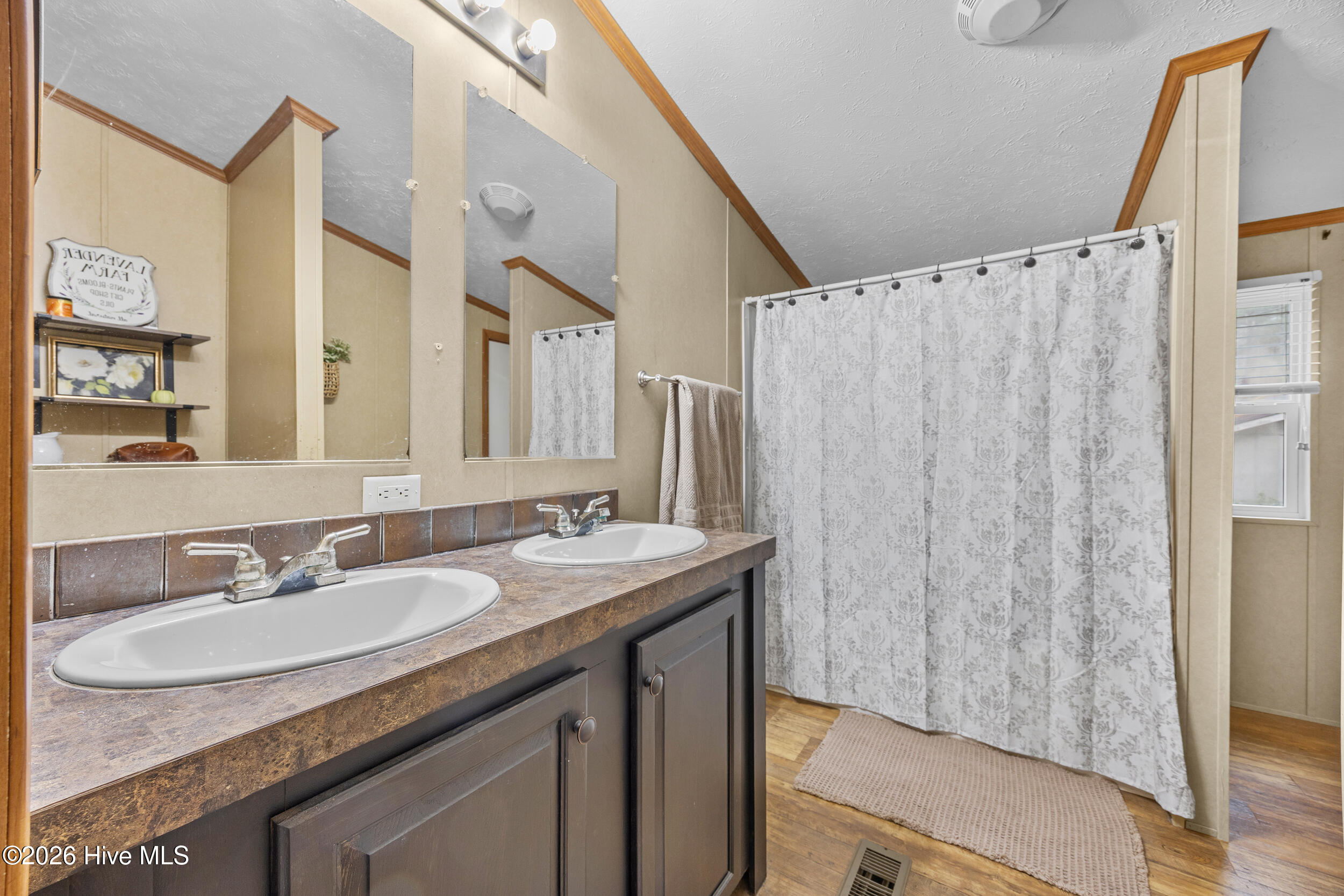 1221 Arvida Spur Road Rocky Point, NC 28457 - Photo 15 of 44 18_bathroom