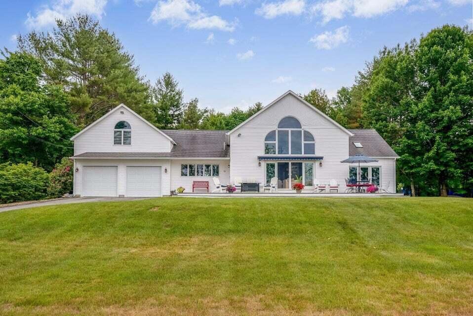 10 Beach Road Raymond, ME 04071 - Photo 1 of 69 10 Beach