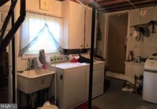504 Mifflin Boulevard Reading, PA 19607 - Photo 12 of 14 Laundry Rm w/garage access