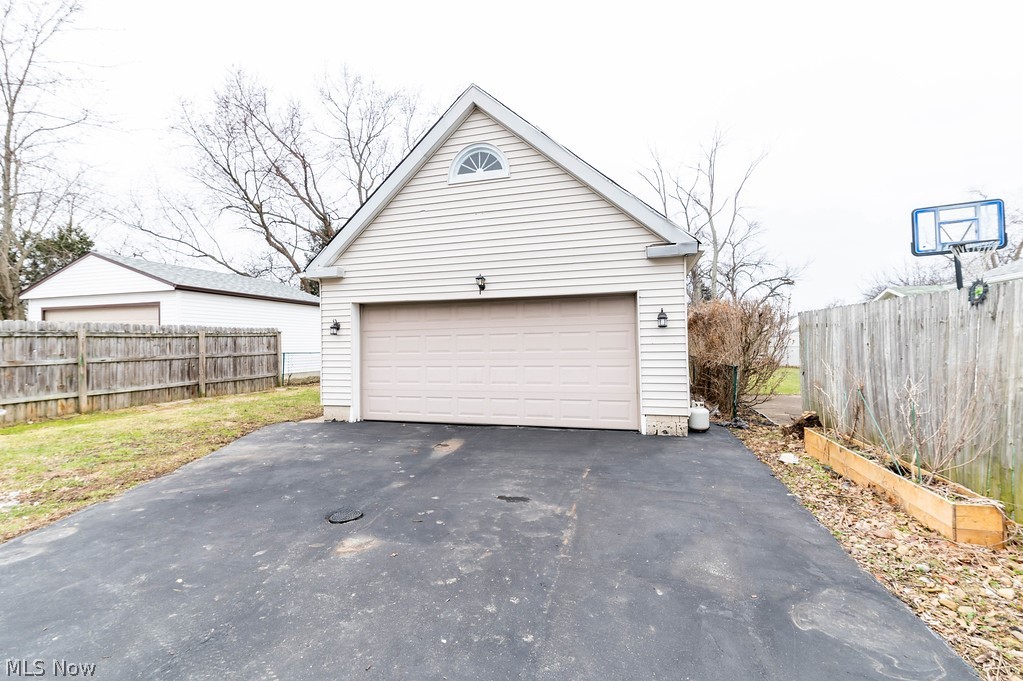 5923 Maplewood Road Cleveland, OH 44124 - Photo 23 of 25