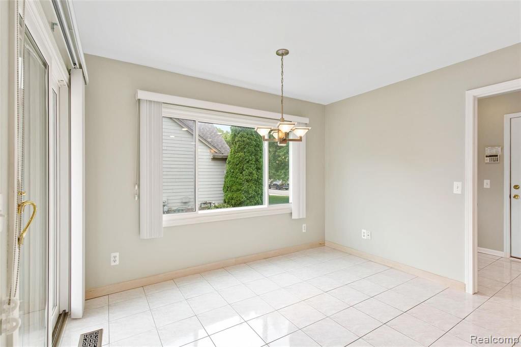 3327 Fairgrove Terrace Rochester Hills, MI 48309 - Photo 20 of 55