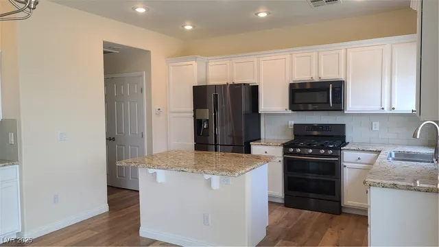 $2,600 | 10874 Mallorca Avenue, Las Vegas, NV 89144