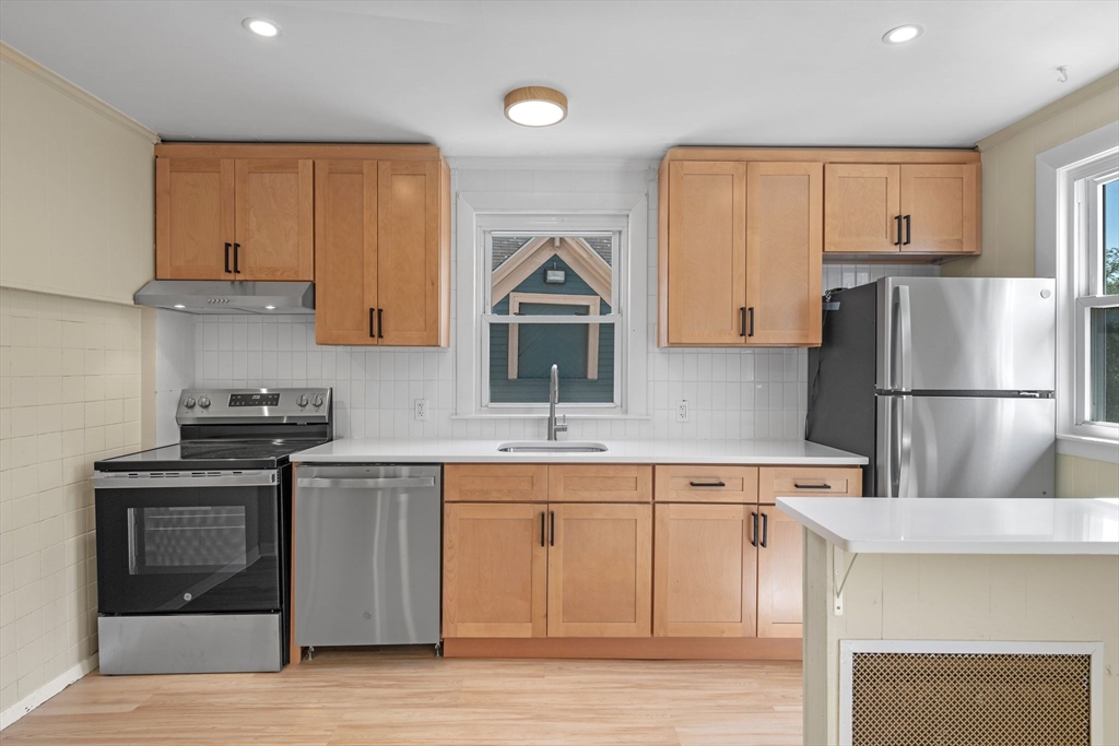 4 Broad Street Lynn, MA 01902 - Photo 10 of 39
