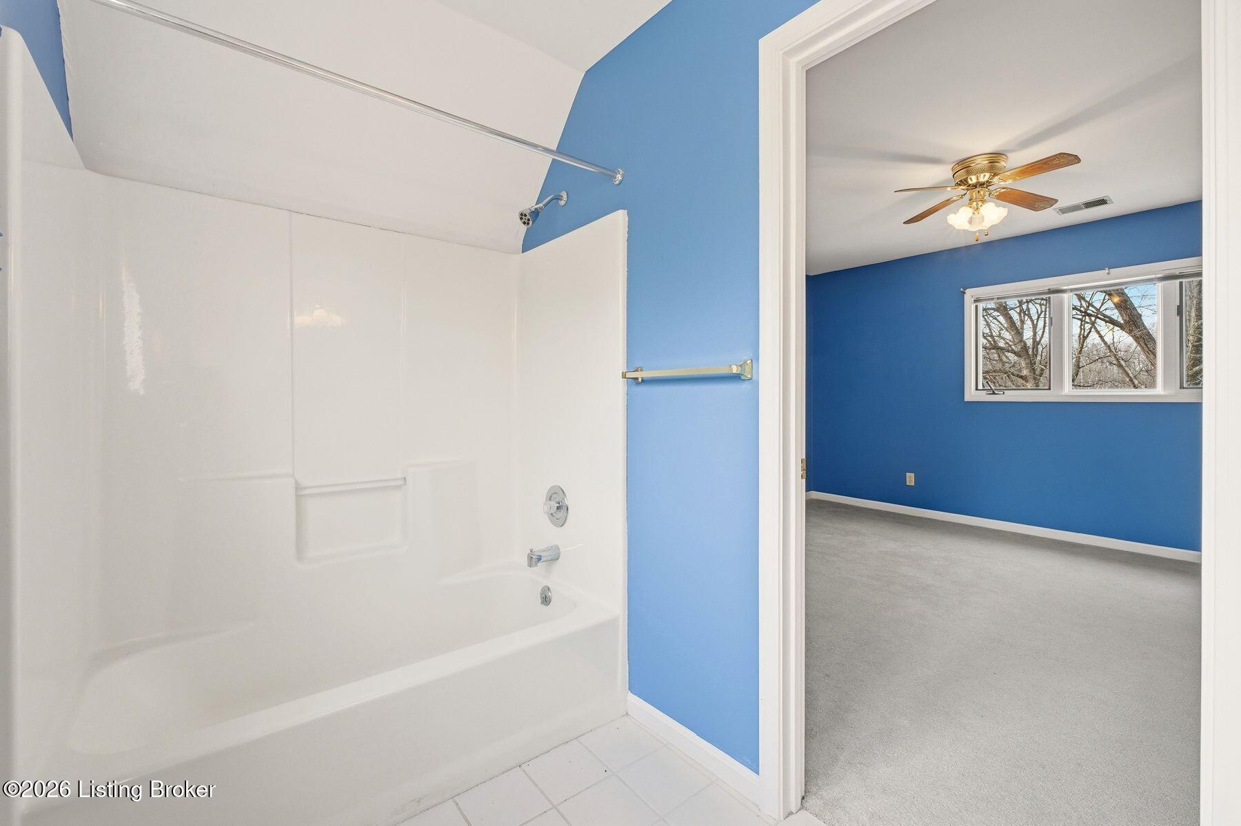 954 West Laurel River Road Shepherdsville, KY 40165 - Photo 33 of 44 Bright and light en-suite bathroom