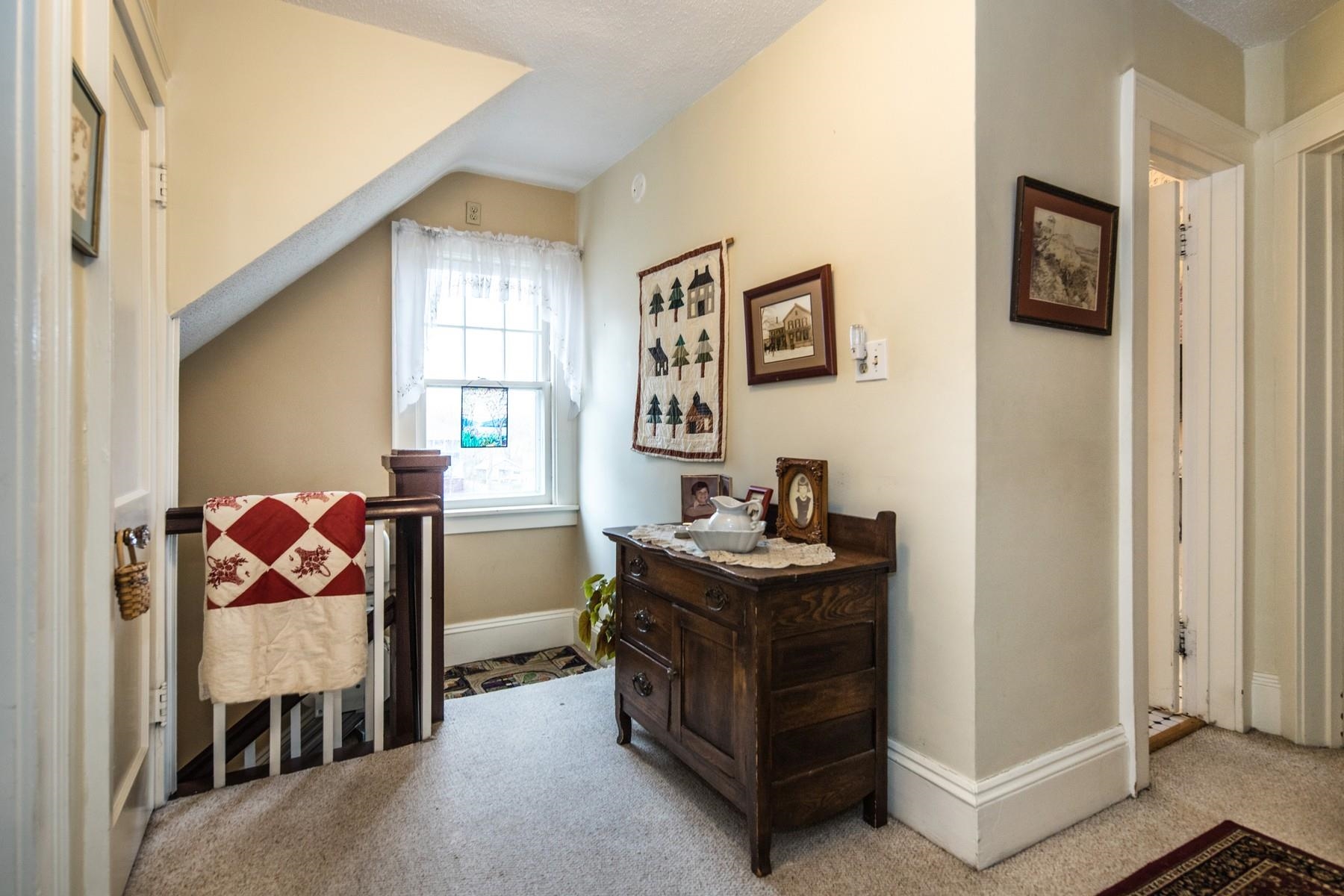 121 Bellevue Avenue Rutland, VT 05701 - Photo 8 of 29