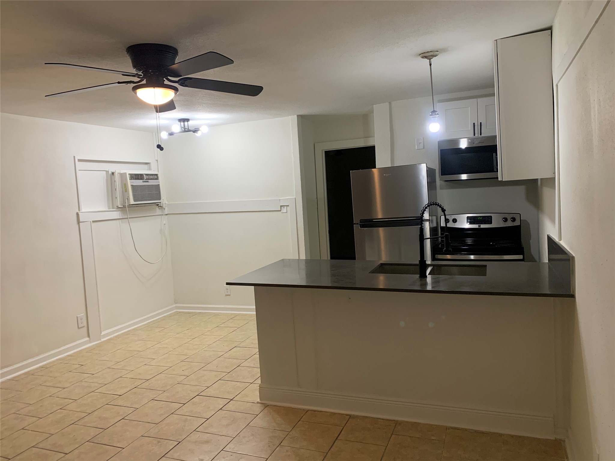 7610 Red Robin Lane Houston, TX 77075 - Photo 12 of 21 Kitchen /Breakfast; Unit 2