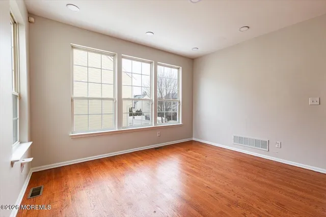 $725,000 | 10 Hemingway Lane, Columbus, NJ 08022