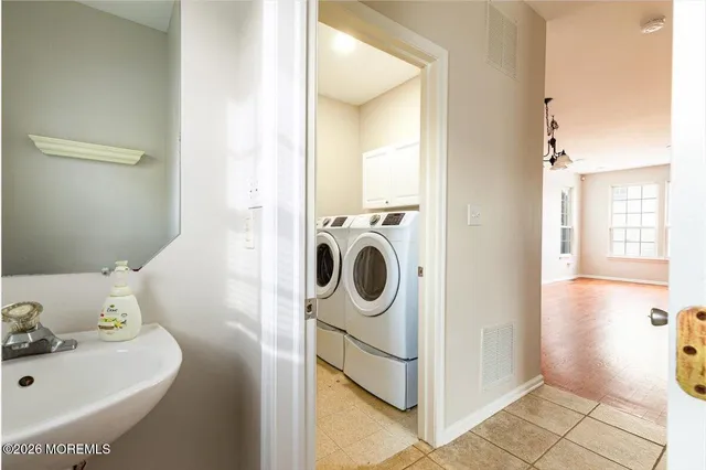 $725,000 | 10 Hemingway Lane, Columbus, NJ 08022