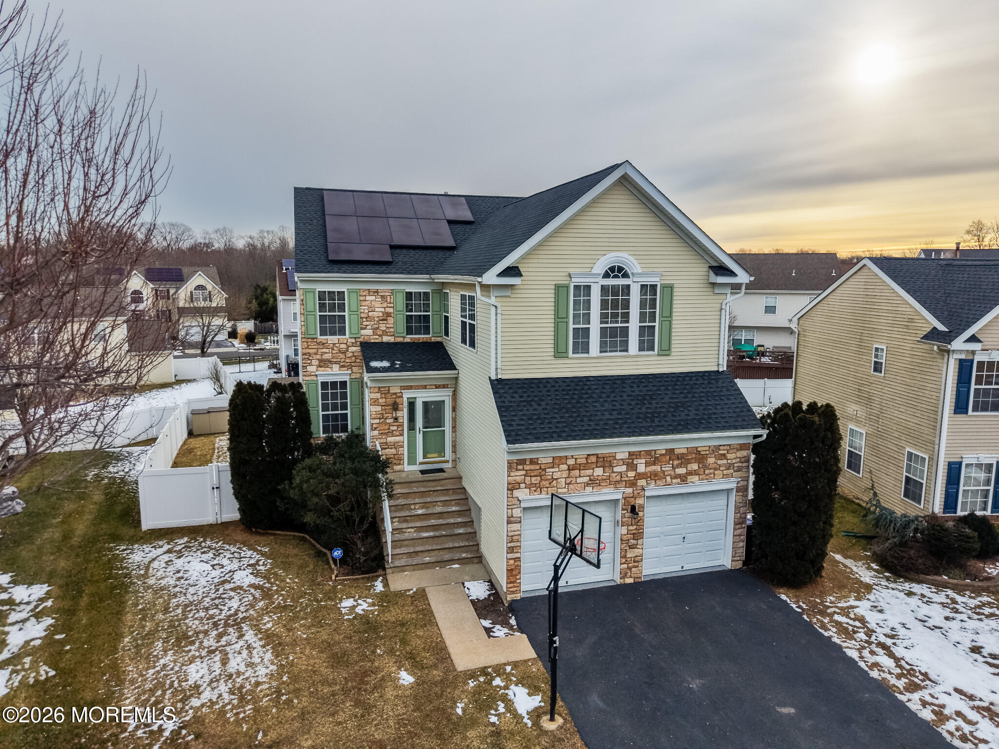10 Hemingway Lane Columbus, NJ 08022 - Photo 3 of 50 a view of a house with a outdoor space